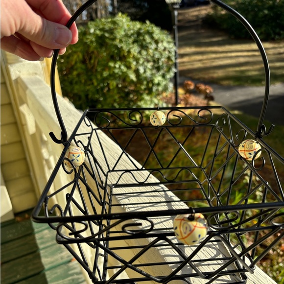 Vintage Black Metal Wire Basket Porcelain Handle and Accents Mackenzie Childs - Picture 10 of 16